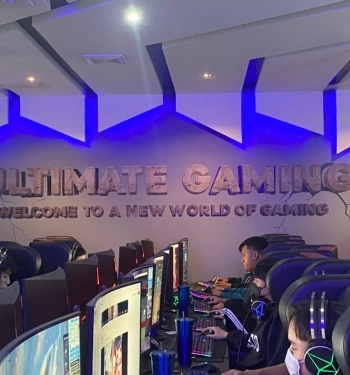 Alu ốp chạy đèn led + chữ nổi dán tường