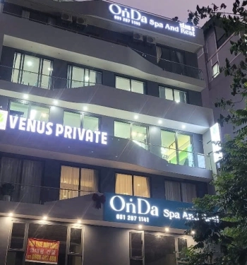 Biển hiệu quảng cáo 7