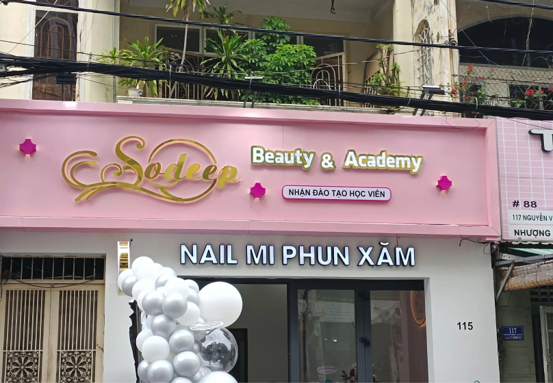 Màu sắc chủ đạo